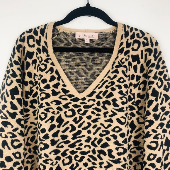 Philosophy || V-Neck Cheetah Patterned Bell Sleeve Sweater Size Large - Picture 5 of 13